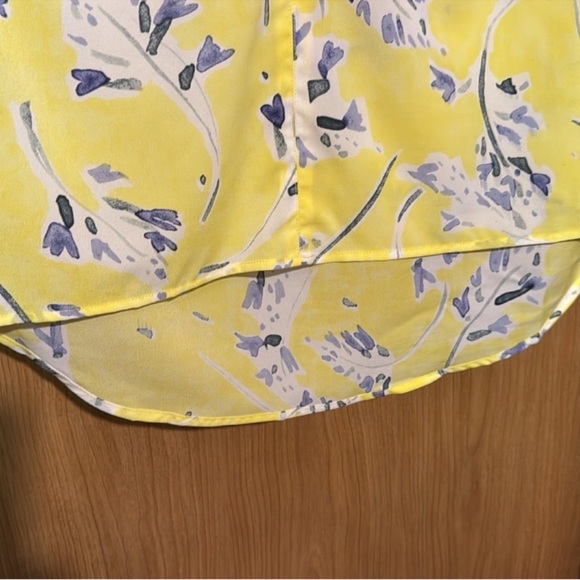 CAbi floral Yellow Women's Top size medium - Picture 6 of 7